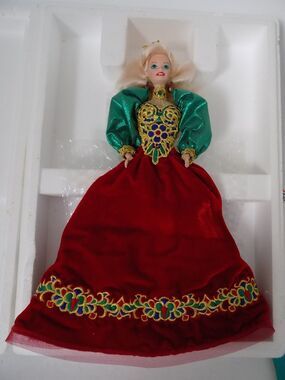 Vintage Holiday Jewel porcelain Barbie doll 1995 Mattel 14311
